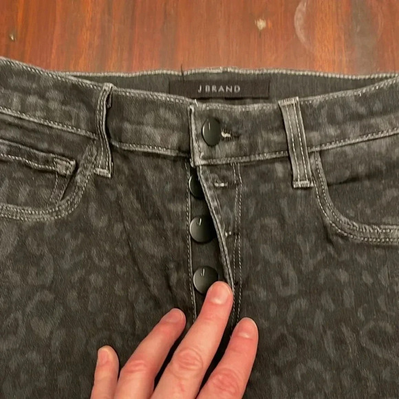 J Brand Lillie JB0022472 Savannah black/gray leopard print jeans 26 - Picture 2 of 7
